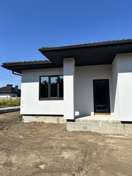 Продам сучасний будинок з гаражем на 6 сотках