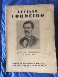 Livro sobre Questões Histórico-Coloniais