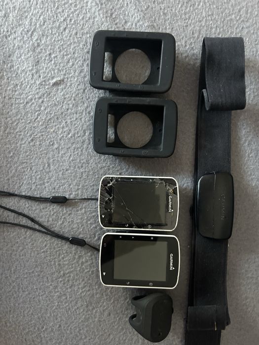 dwa Garminy Edge 520