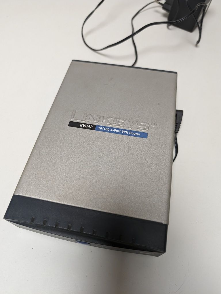 Router CISCO RV042 v 1.1