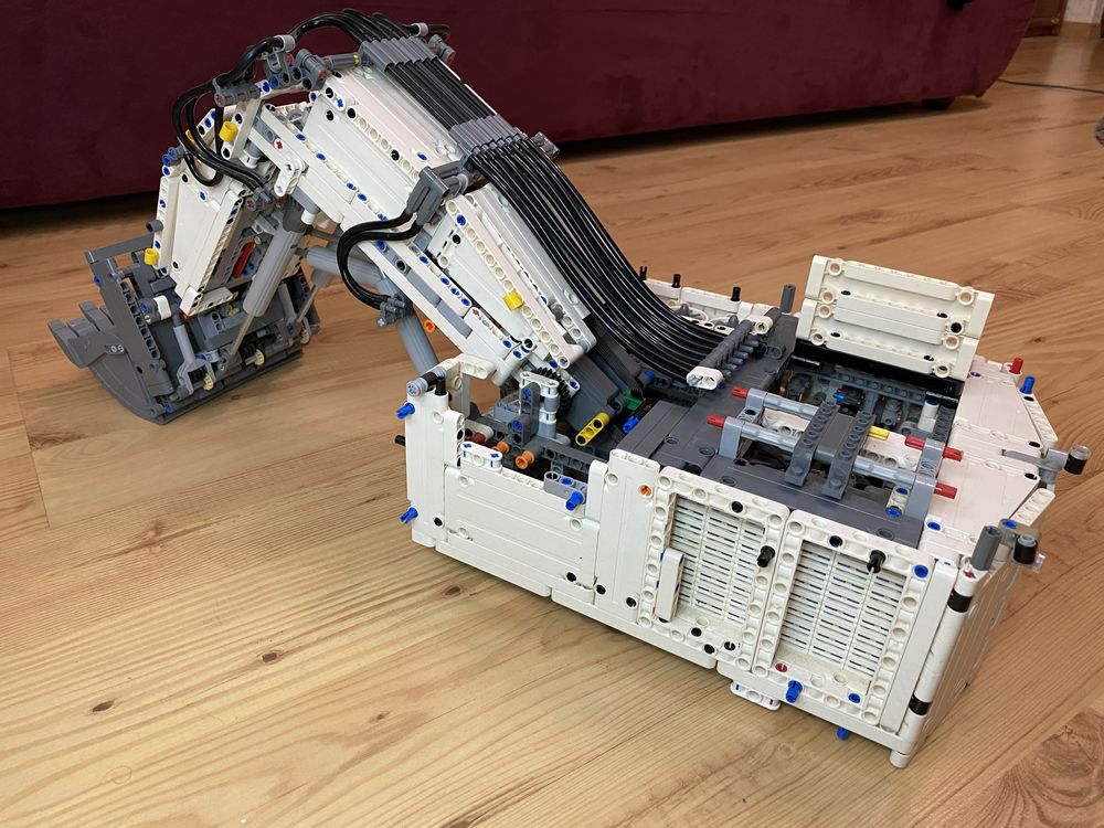 LEGO Technic 42100