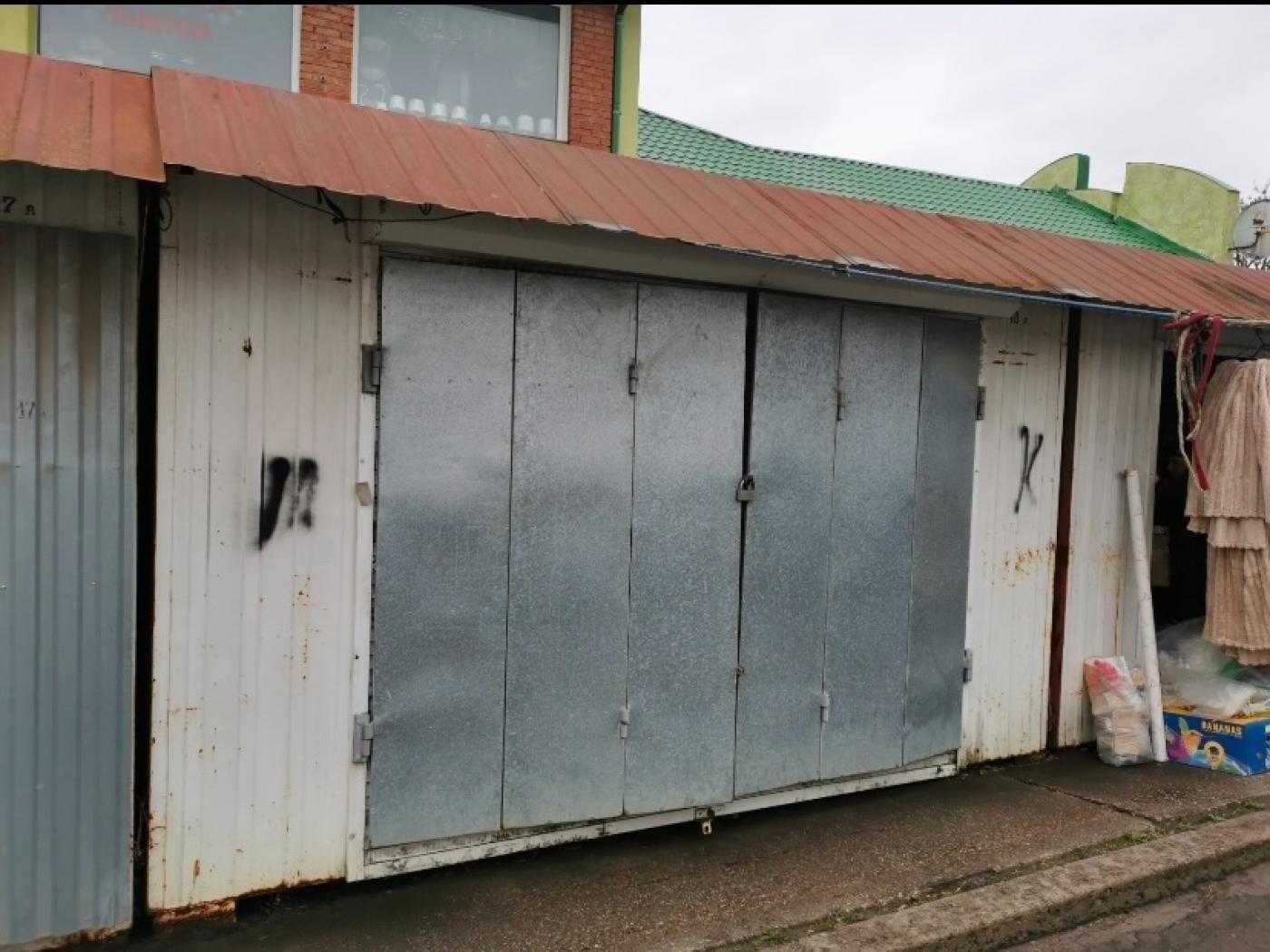 Продаж торгового павільйону, Радехів