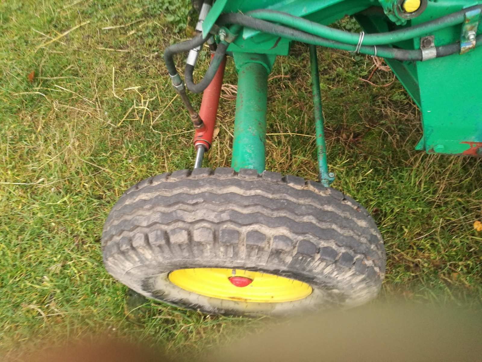 JOHN DEERE 935 комбайн