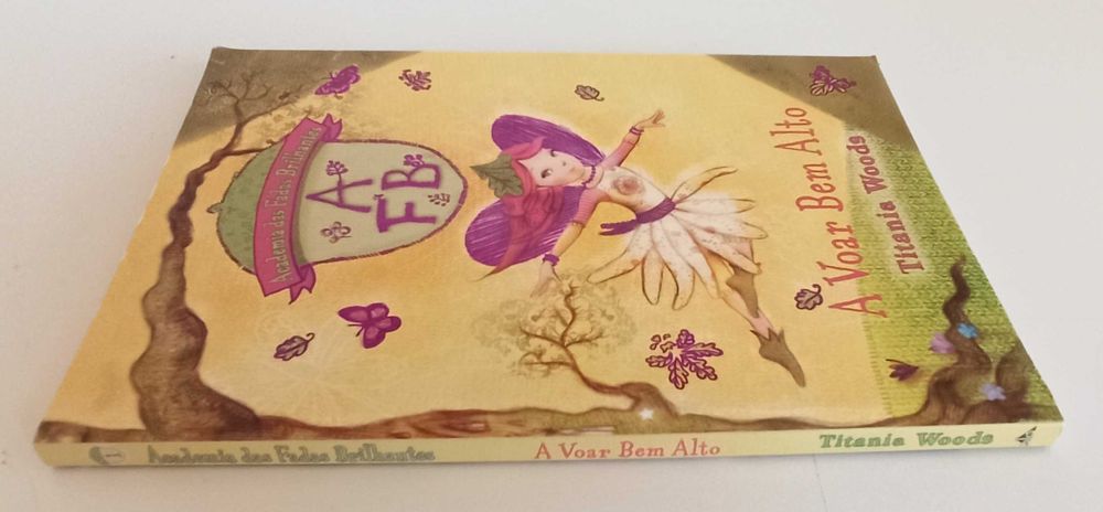 A Voar Bem Alto - Academia das fadas brilhantes