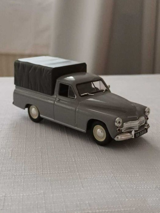 Warszawa 200 PICK-UP Kultowe Auta PRL 1/43 + gazetka