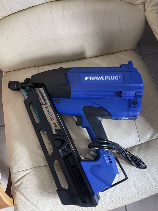 Gwoździarka gazowa WW90II 1 akumulator ładowarka walizka RAWLCASE