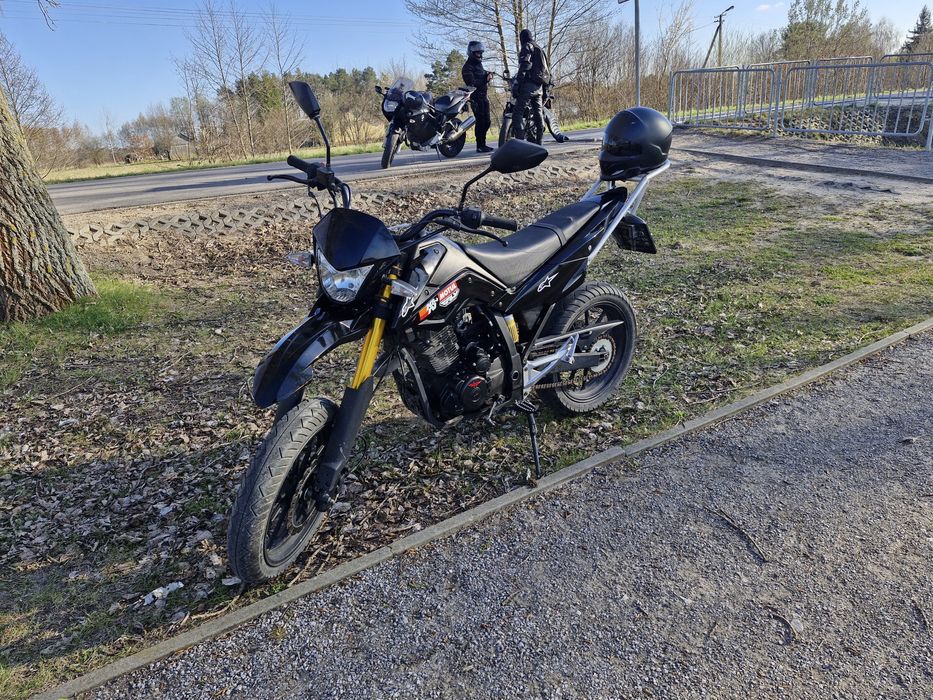 Motor/Supermoto/enduro 250/125  Zipp tracker