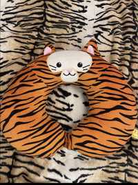 Подушка игрушка  для путешествий Тигр zara