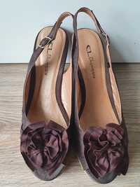 Buty na koturnie firmy CL by Laundry