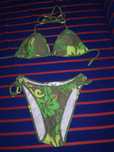 Bikini Quiksilver nunca usado verde padrão havaiano