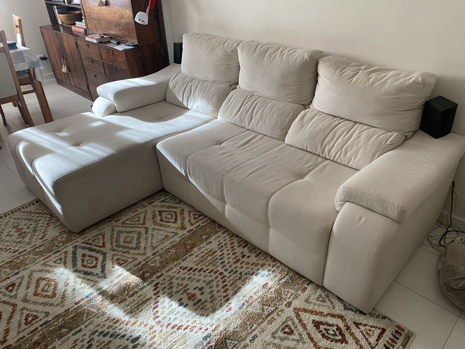 Sofá com chaise longue