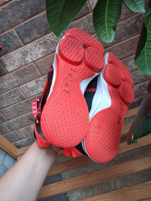 Чоловічі баскетбольні кросівки Nike LeBron Witness 5 EP Bred