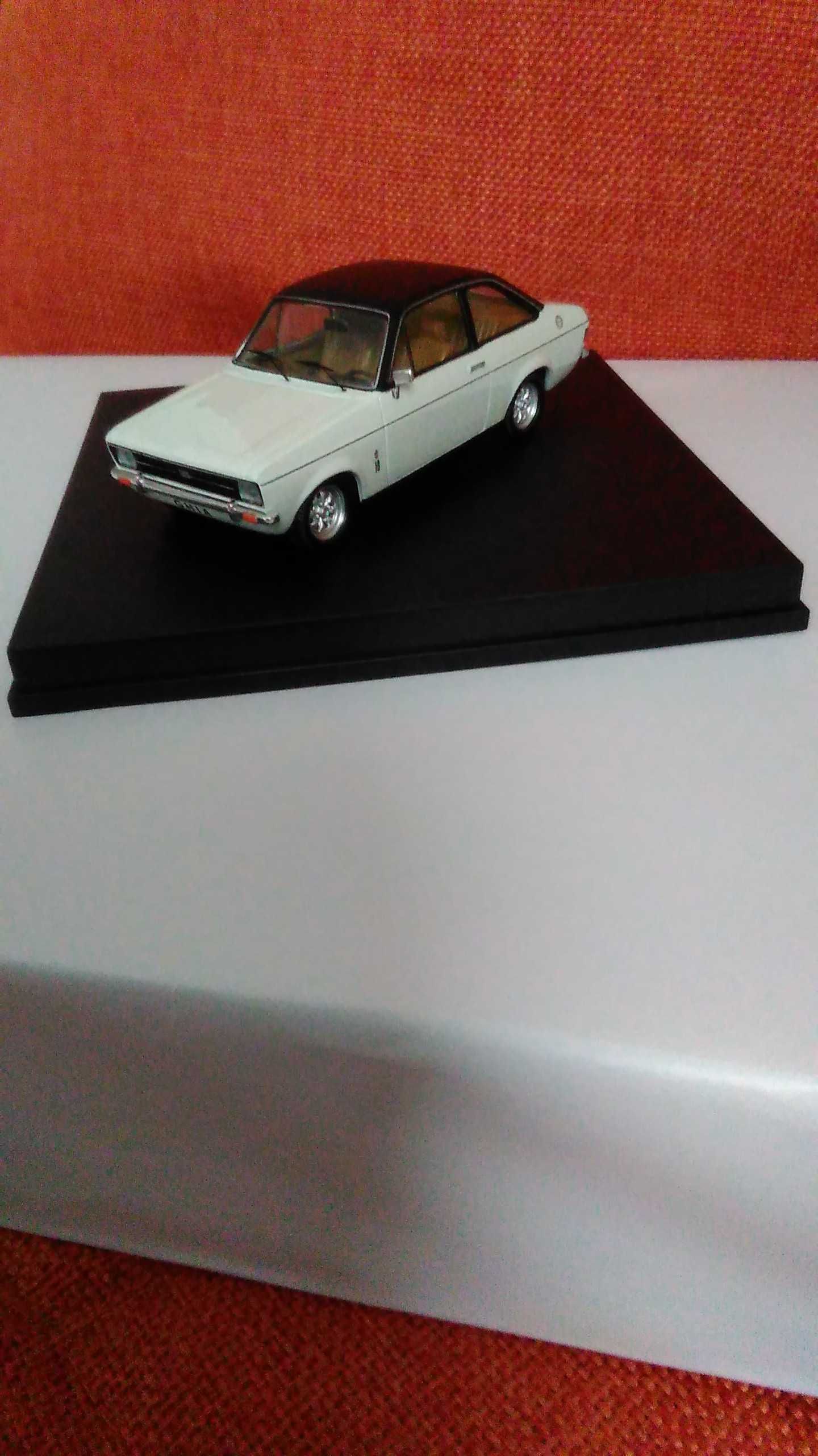 Miniaturas Ford Escort em escala 1/43