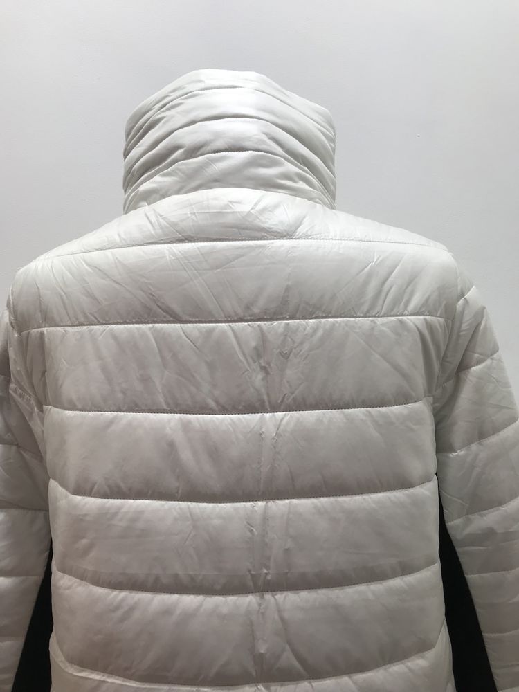 Biała pikowana kurtka Calvin Klein (38/M)