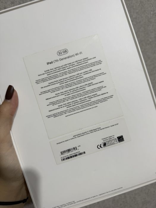 Планшет Ipad 7 Apple 32 гб бв та ручка IPencil