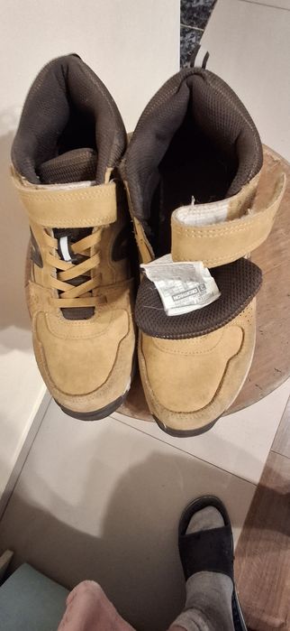 Sprzedam buty chłopięce rozmiar 39