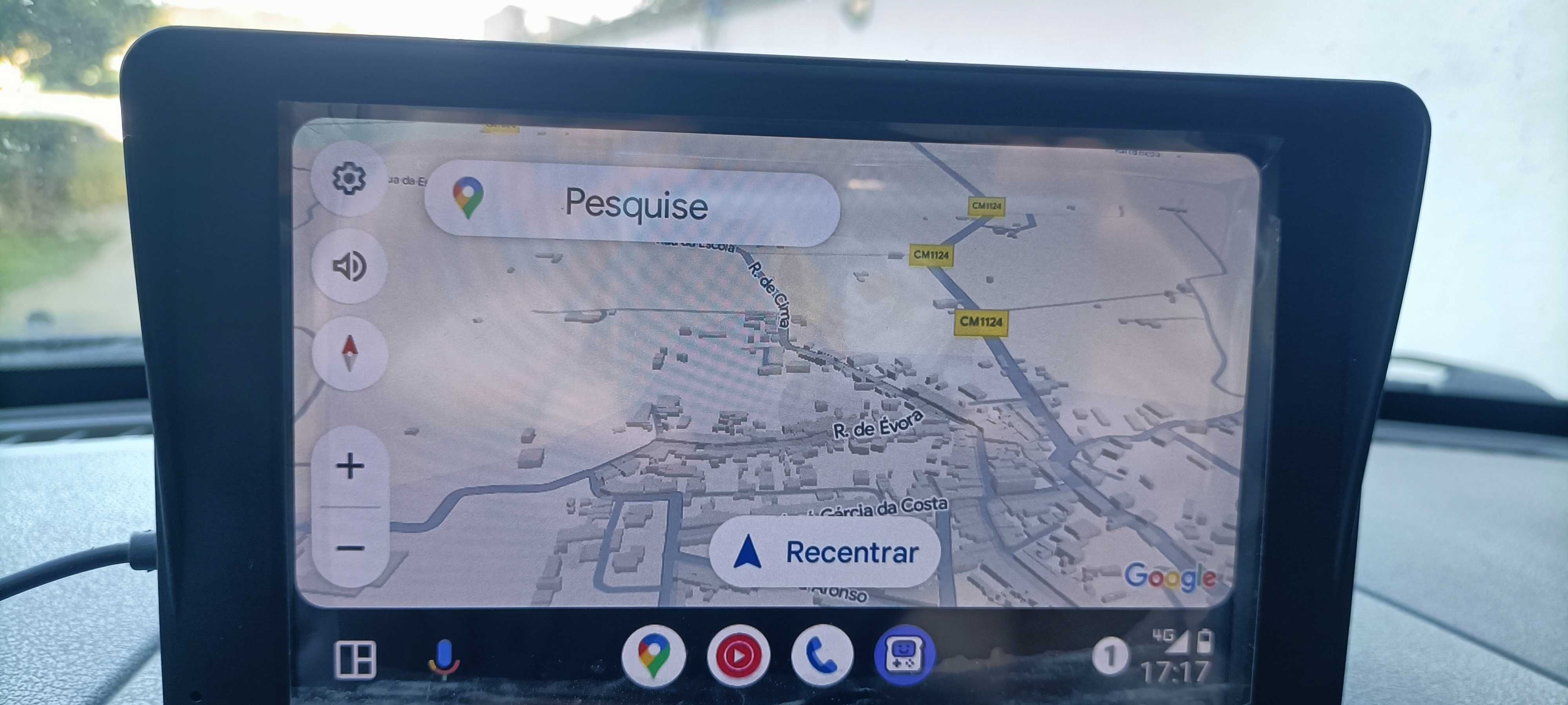 Gps. Car play etc...