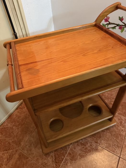 Mini Bar em Pinho Mel