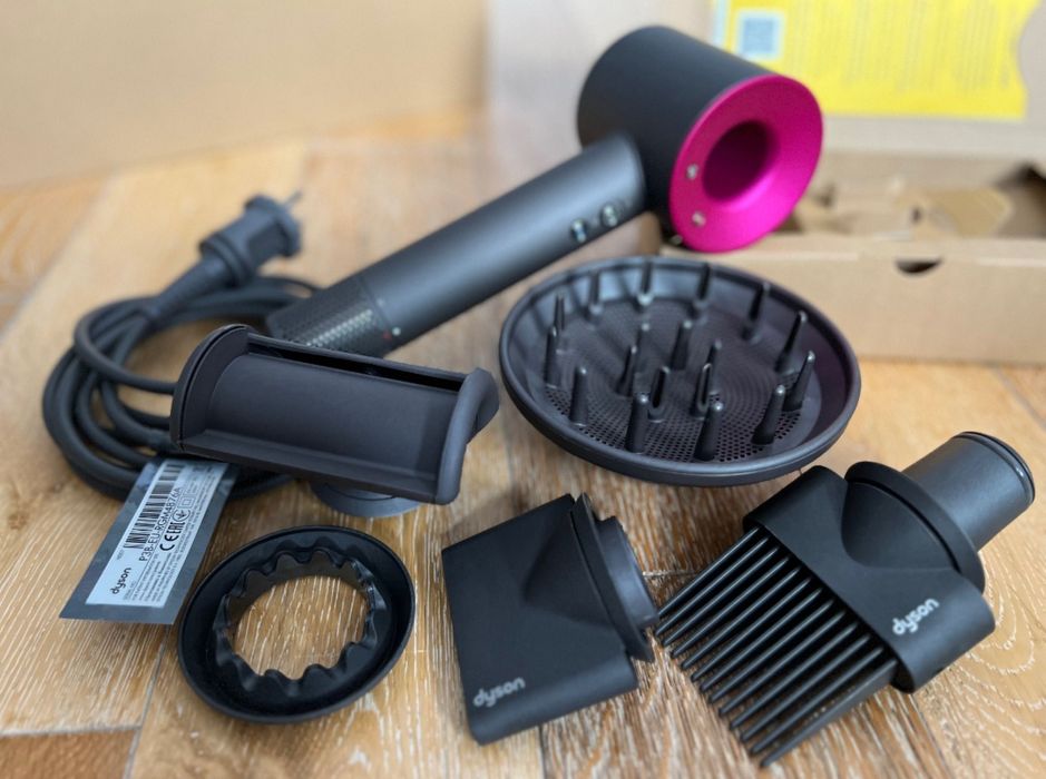 Dyson supersonic