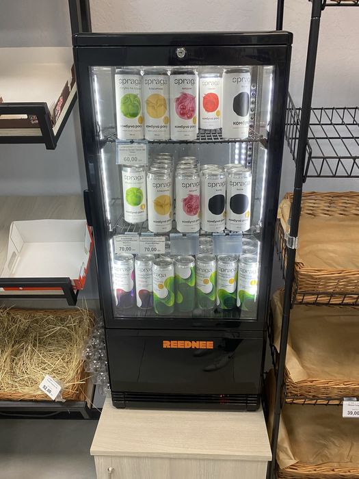 Продам Холодильник-вітрина Reednee
