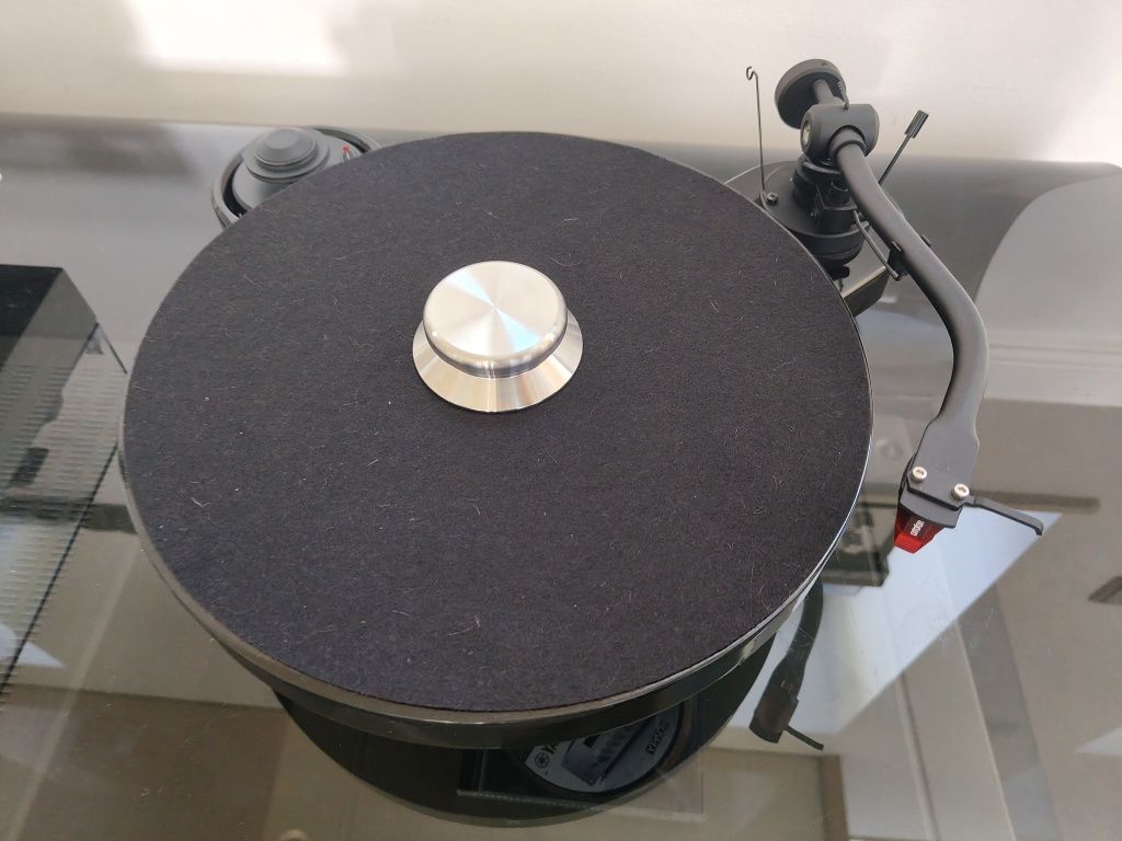 Gramofon Pro-Ject RPM 1 Carbon record player (2M-Red cartridge)