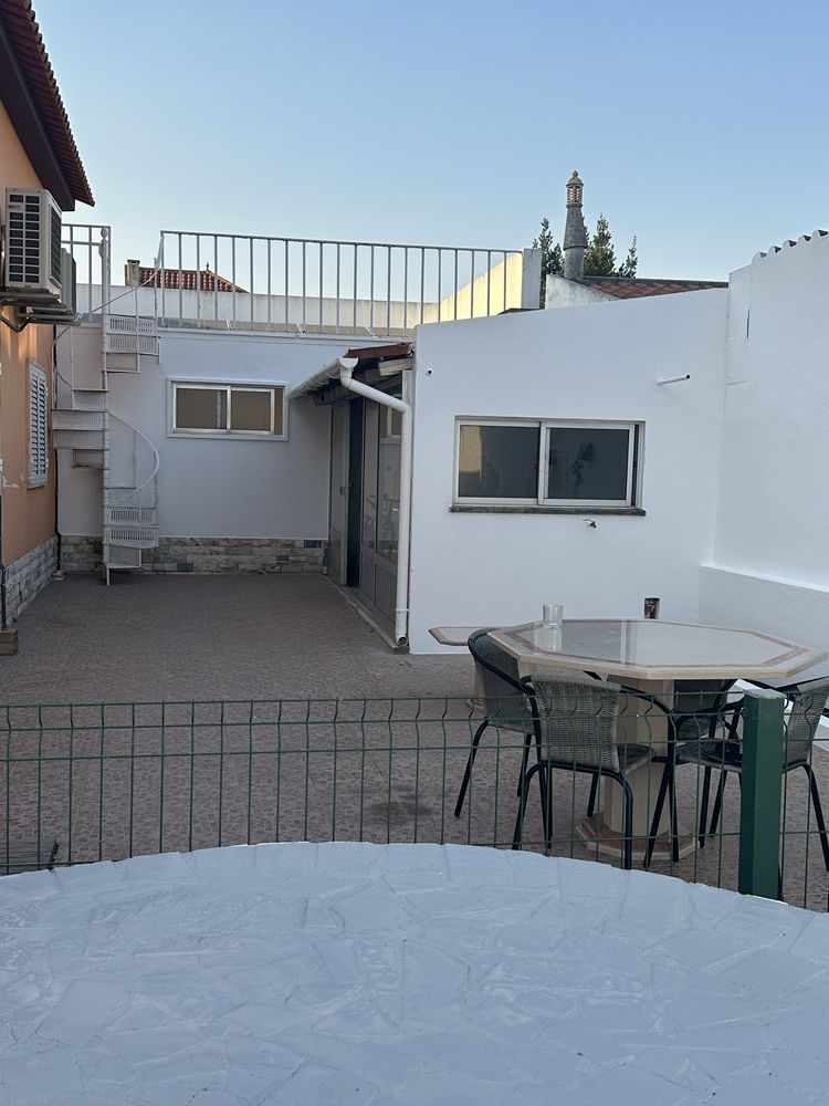 Vendo casa em fernao 2 andares