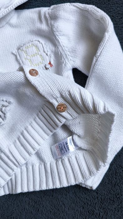 Biały sweterek rozpinany z kapturem 86 cm Mamas&Papas