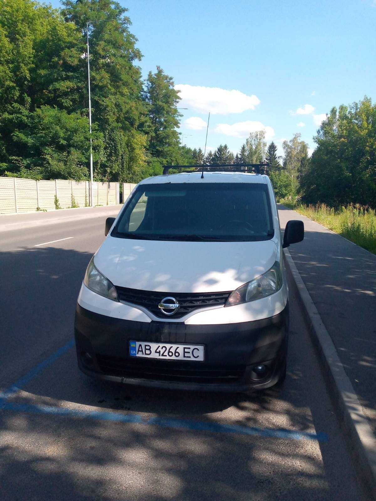 NISSN NV200 , 2013року