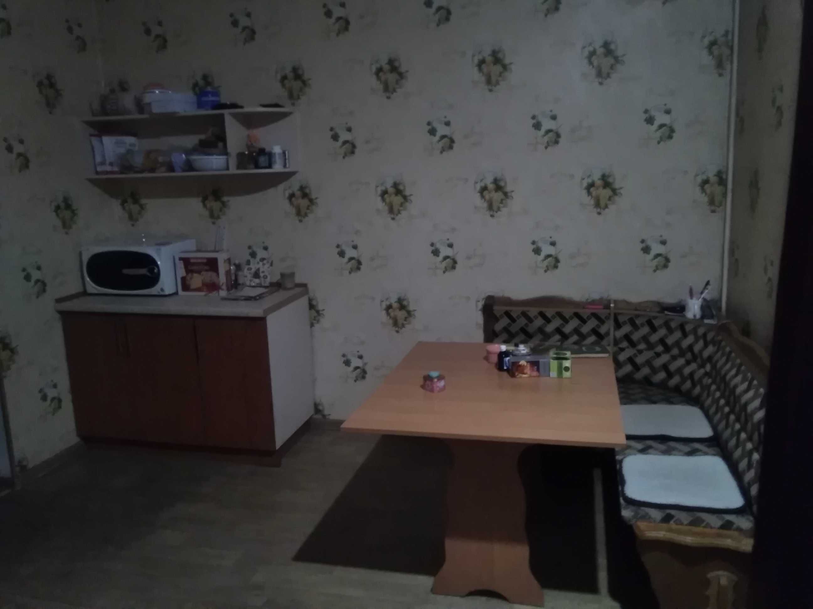 В центре задаётся 1 комната в 2 комнатной просторной квартире