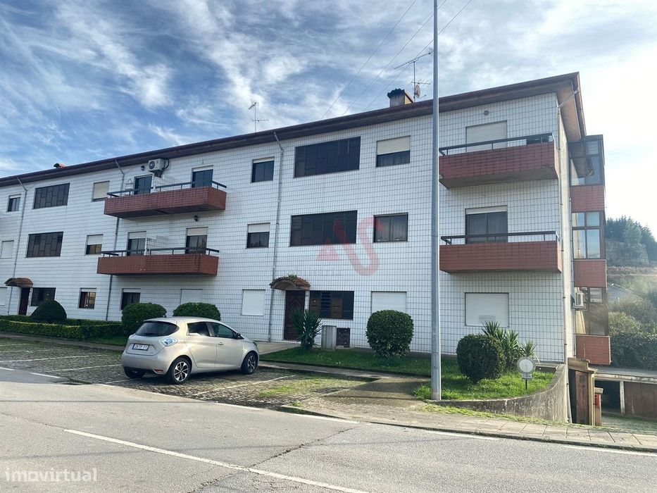 Armazém para arrendamento com 258 m2 a 2 minutos do Centro de Lousada