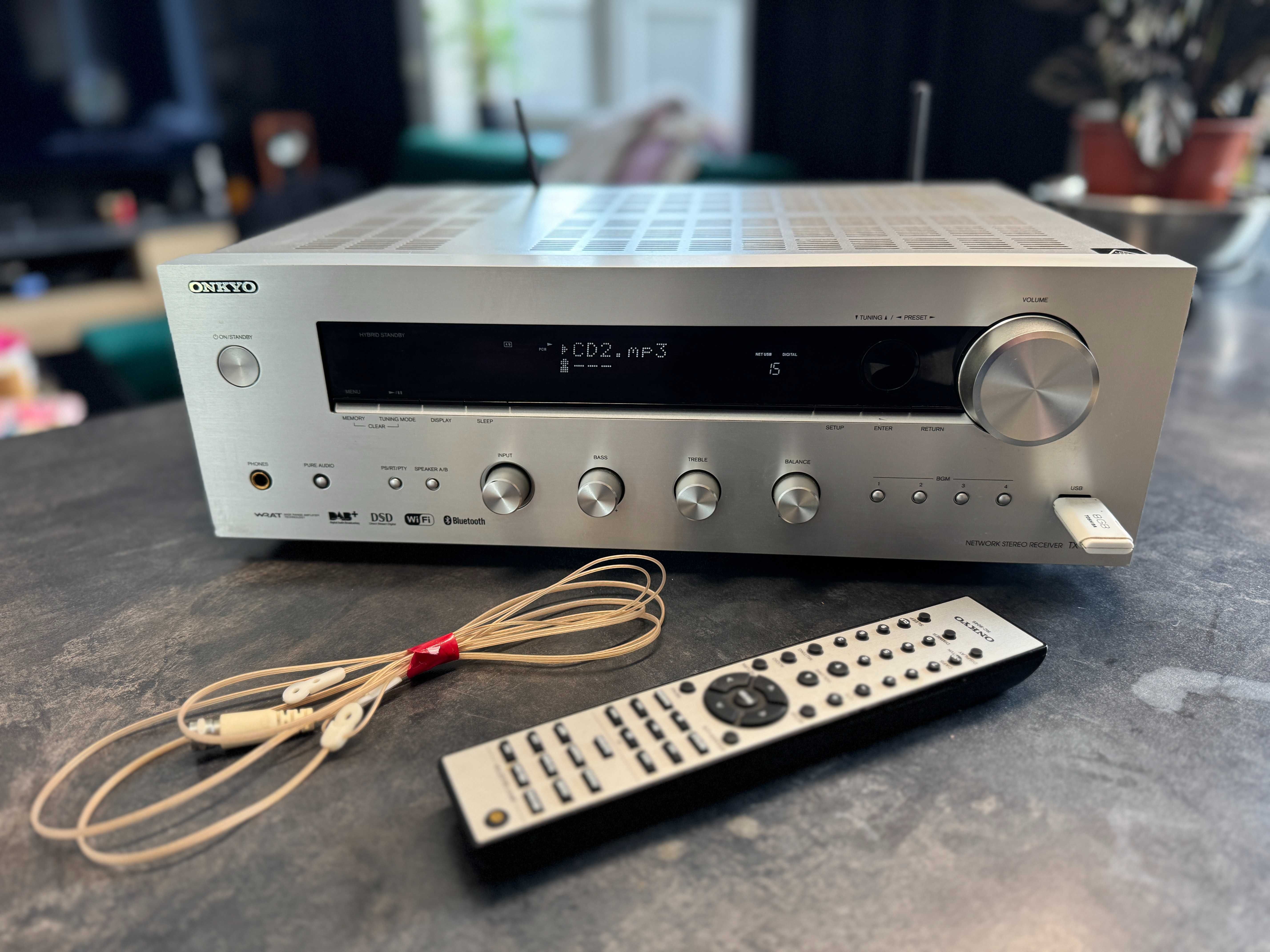 amplituner stereo z Wi-Fi, AirPlay, Bluetooth Onkyo TX-8150