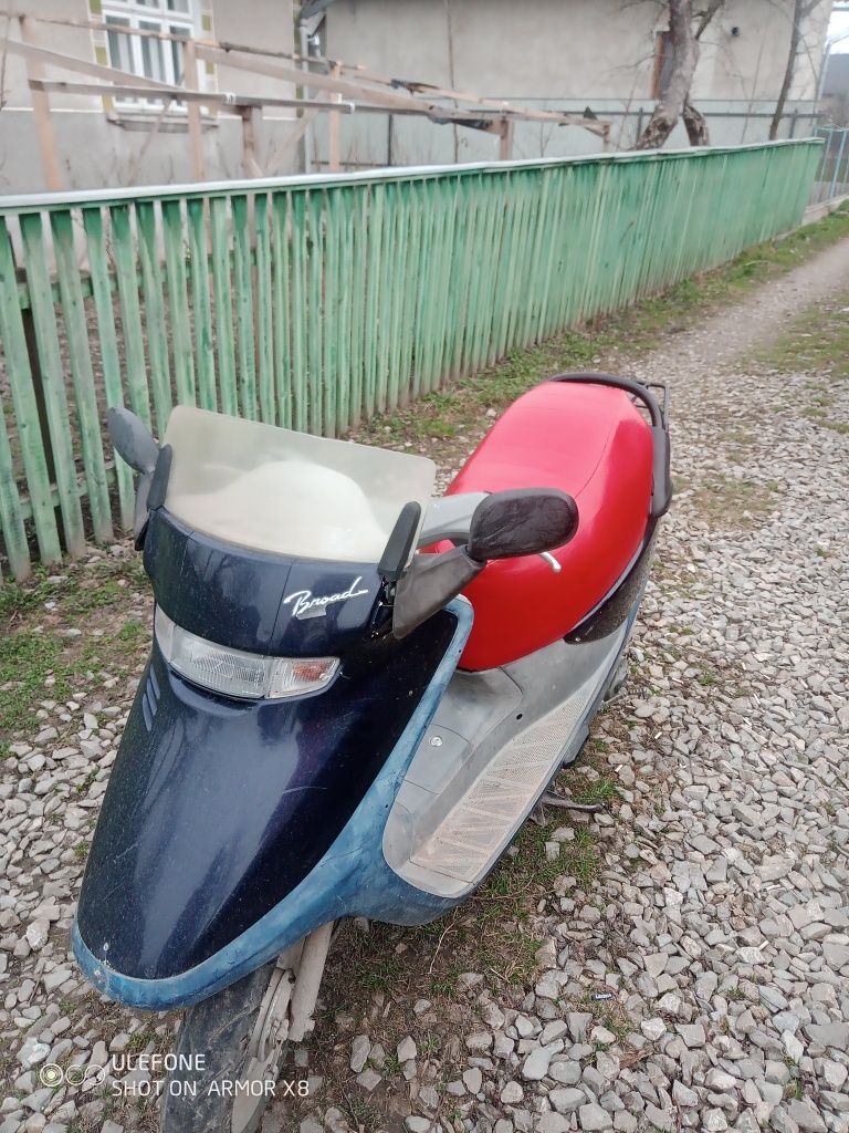 Продам скутер Honda braat