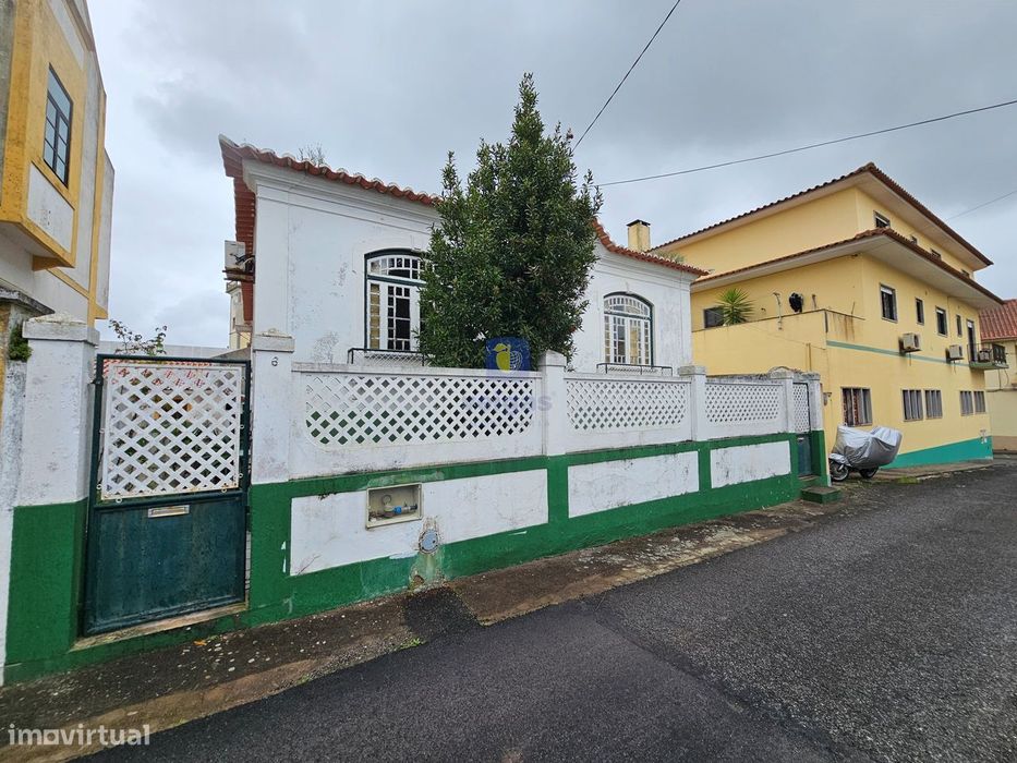 Moradia (2x T3) no Centro do Bombarral