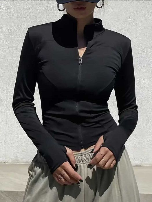 Жіночий спортивний лонгслів на змійці кофта з вирізом для пальця