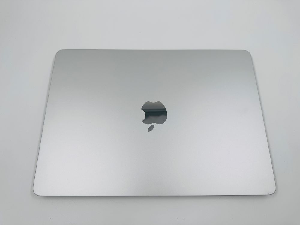 15 циклів Apple Macbook Air 13.6 2022 M2 16GB RAM 512GB SSD IL5704