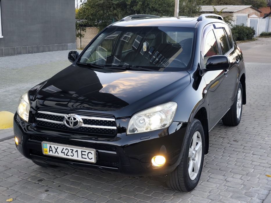 Toyota Rav 4 максимальна комплектація