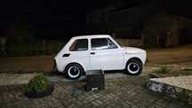 Fiat 126 em fase de restauro