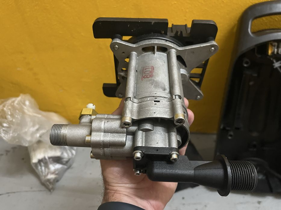 Lavadora alta pressão Bosch Aquatak100
