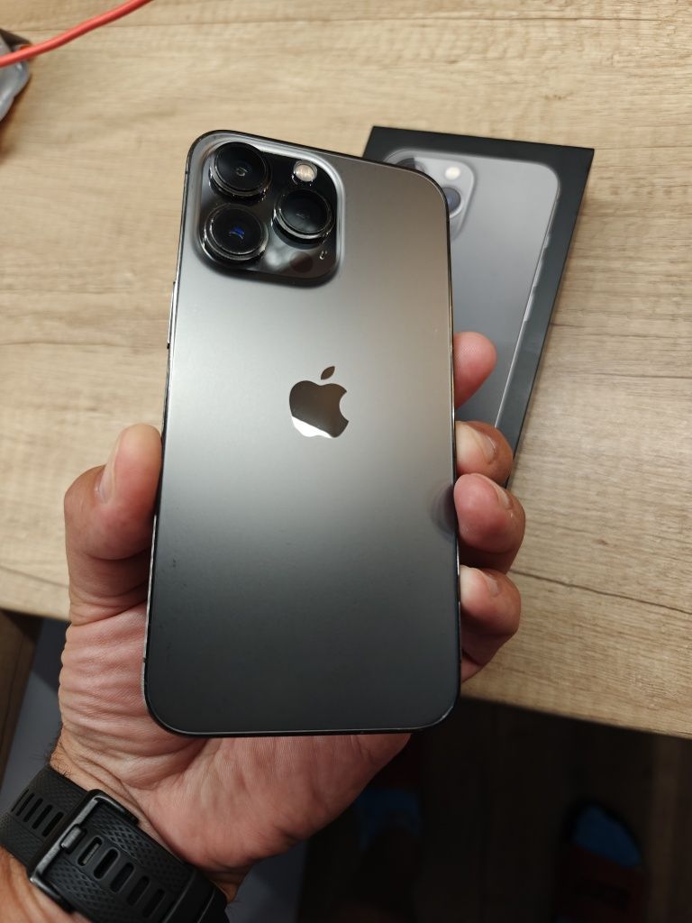 Iphone 13 Pro w bardzo dobrym stanie