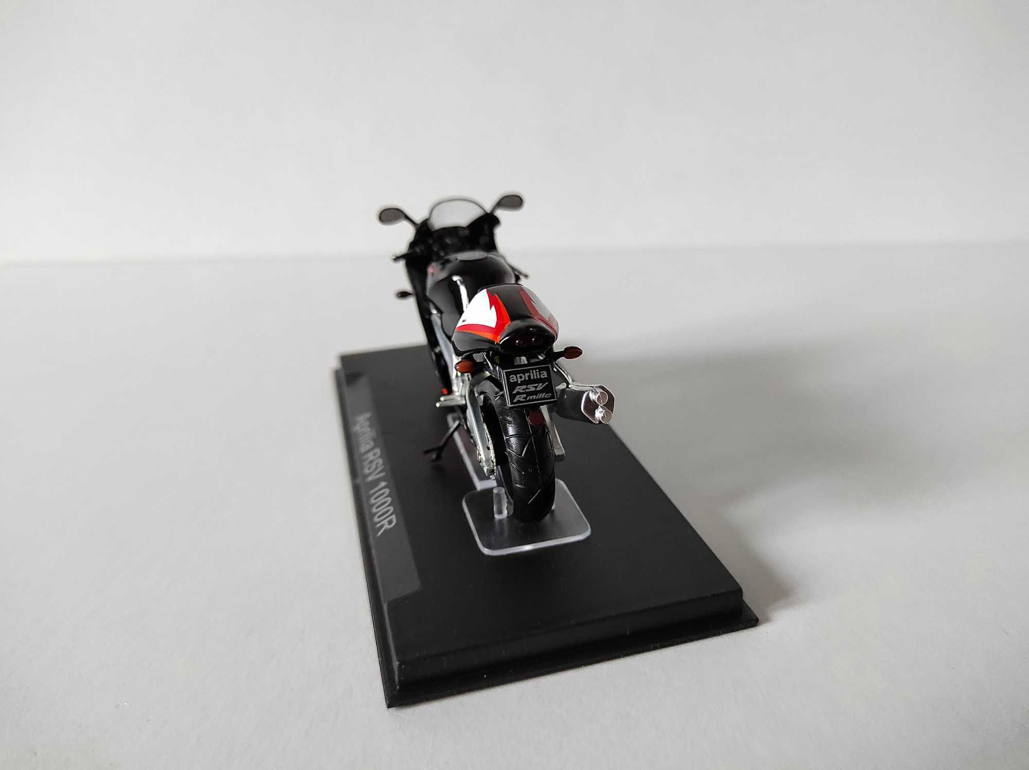 Aprilia RSV 1000R Motor Motocykl 1:24