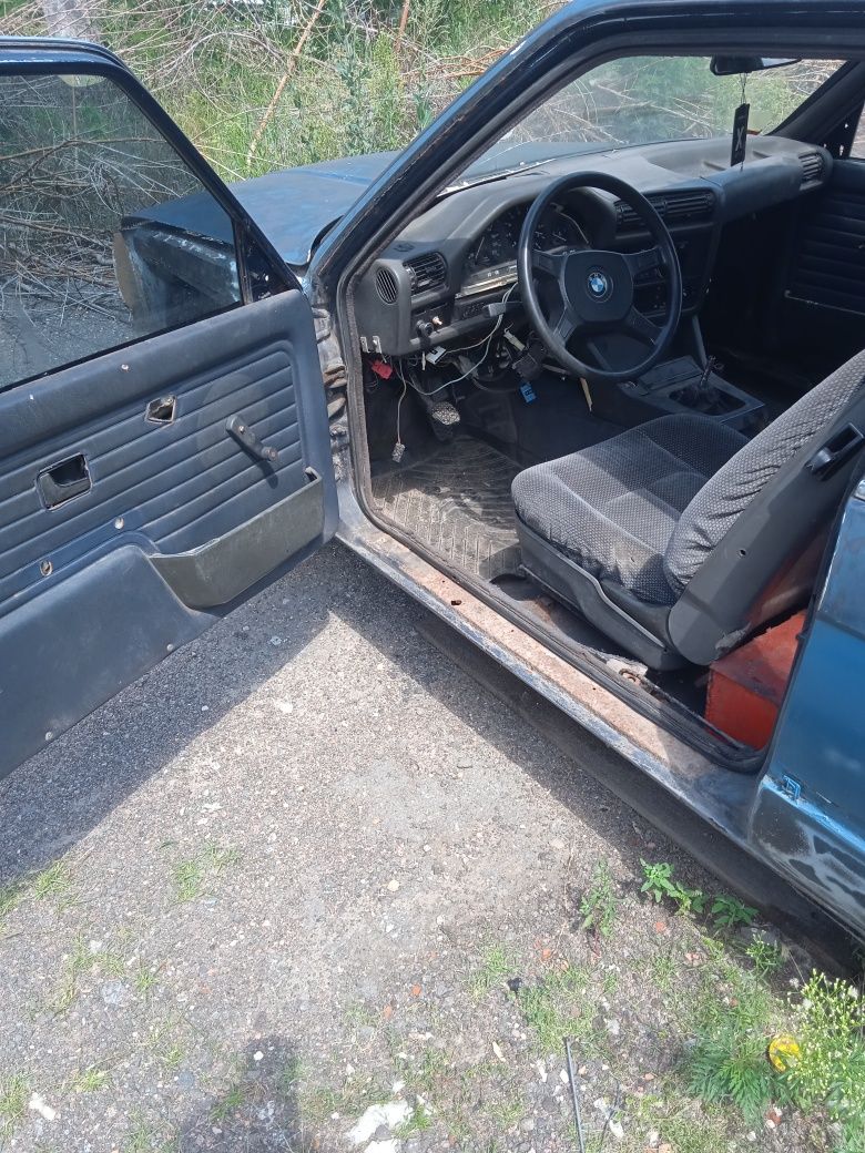 BMW е30 по техпаспорту
