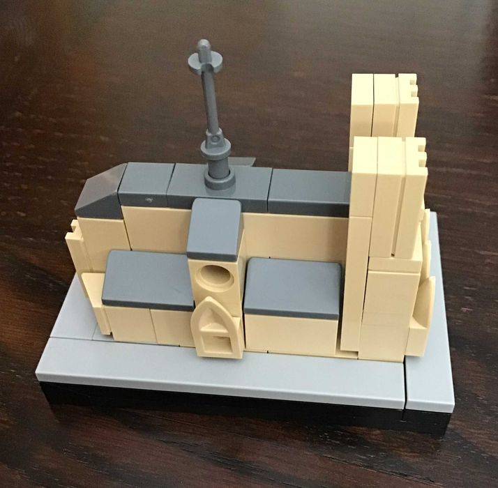 Lego MOC - Elétrico / Calvin & Hobbes / Ascensor da Bica / Notre-Dame