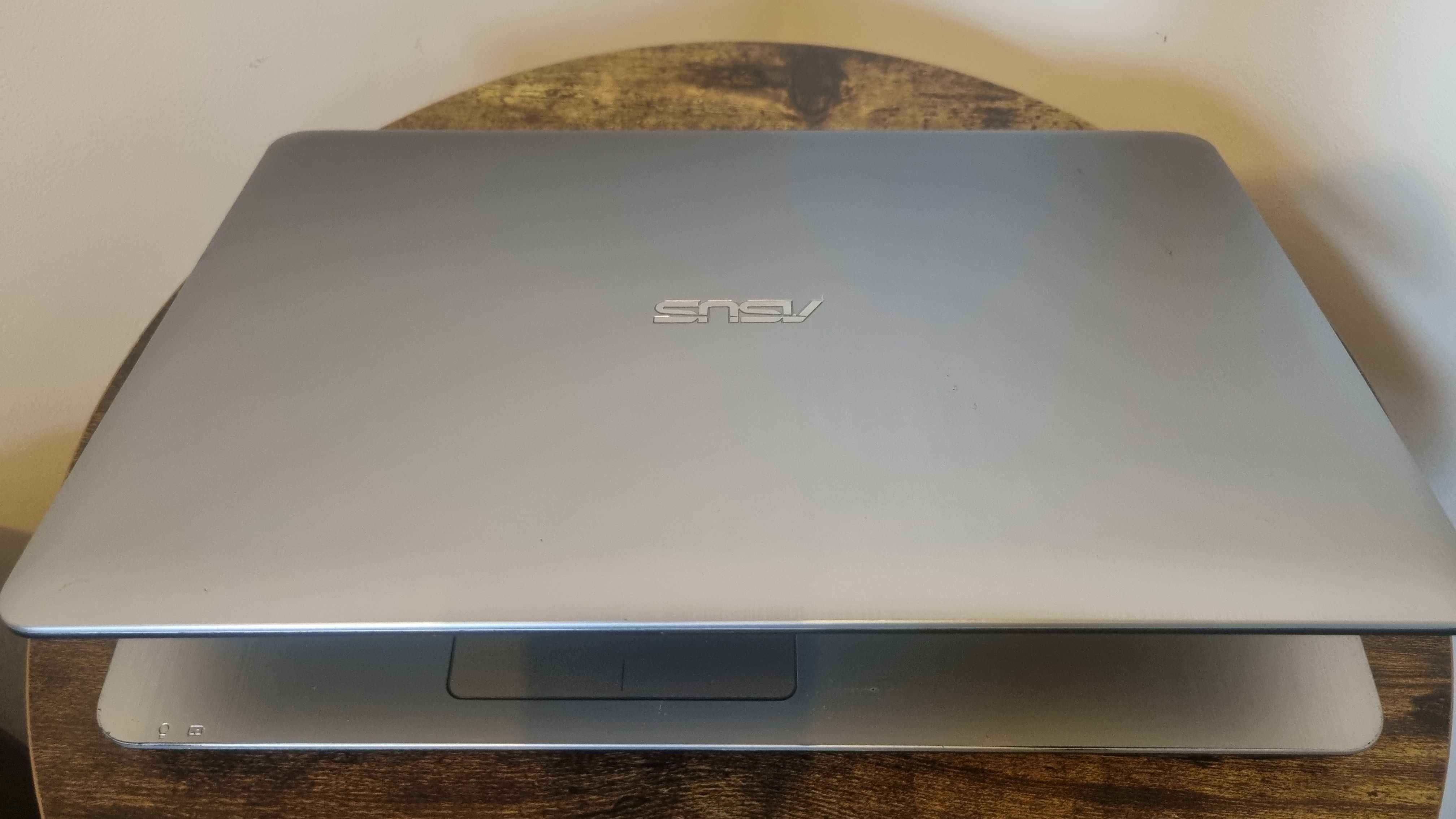 Asus F541N – Pentium N4200/ssd/15.6-LED  gotowy do pracy!