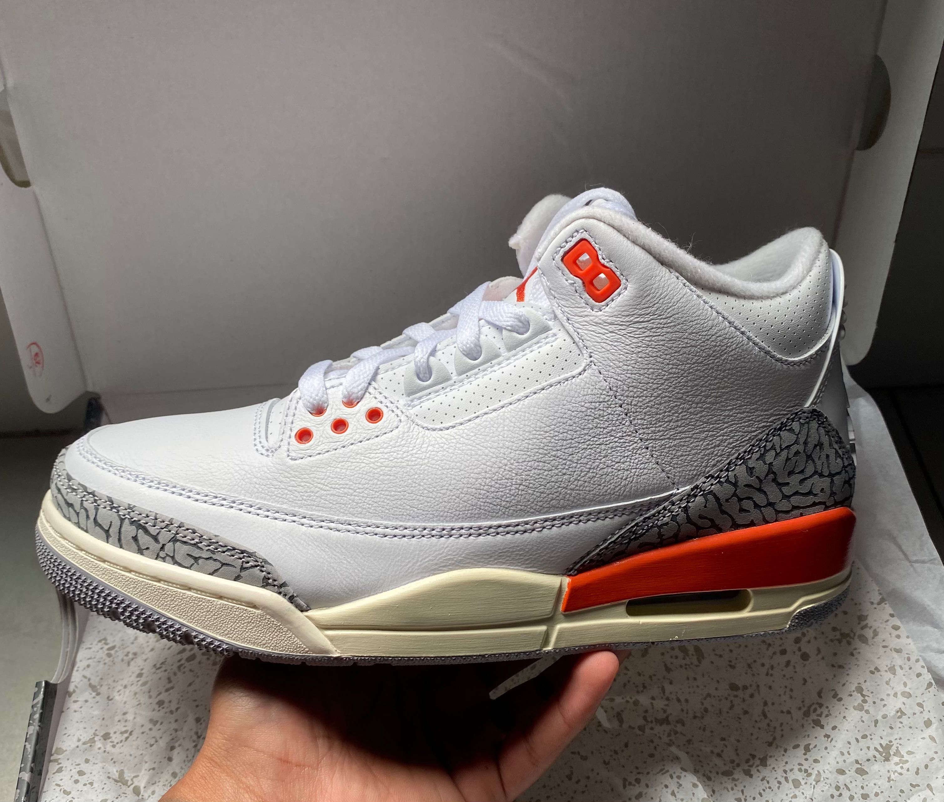 Air Jordan 3 Georgia Peach