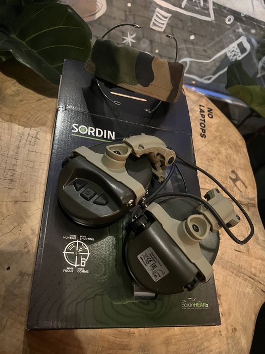 Кріпленя на шолом чебурашки,для активних навушників MSA SORDIN Pro-X