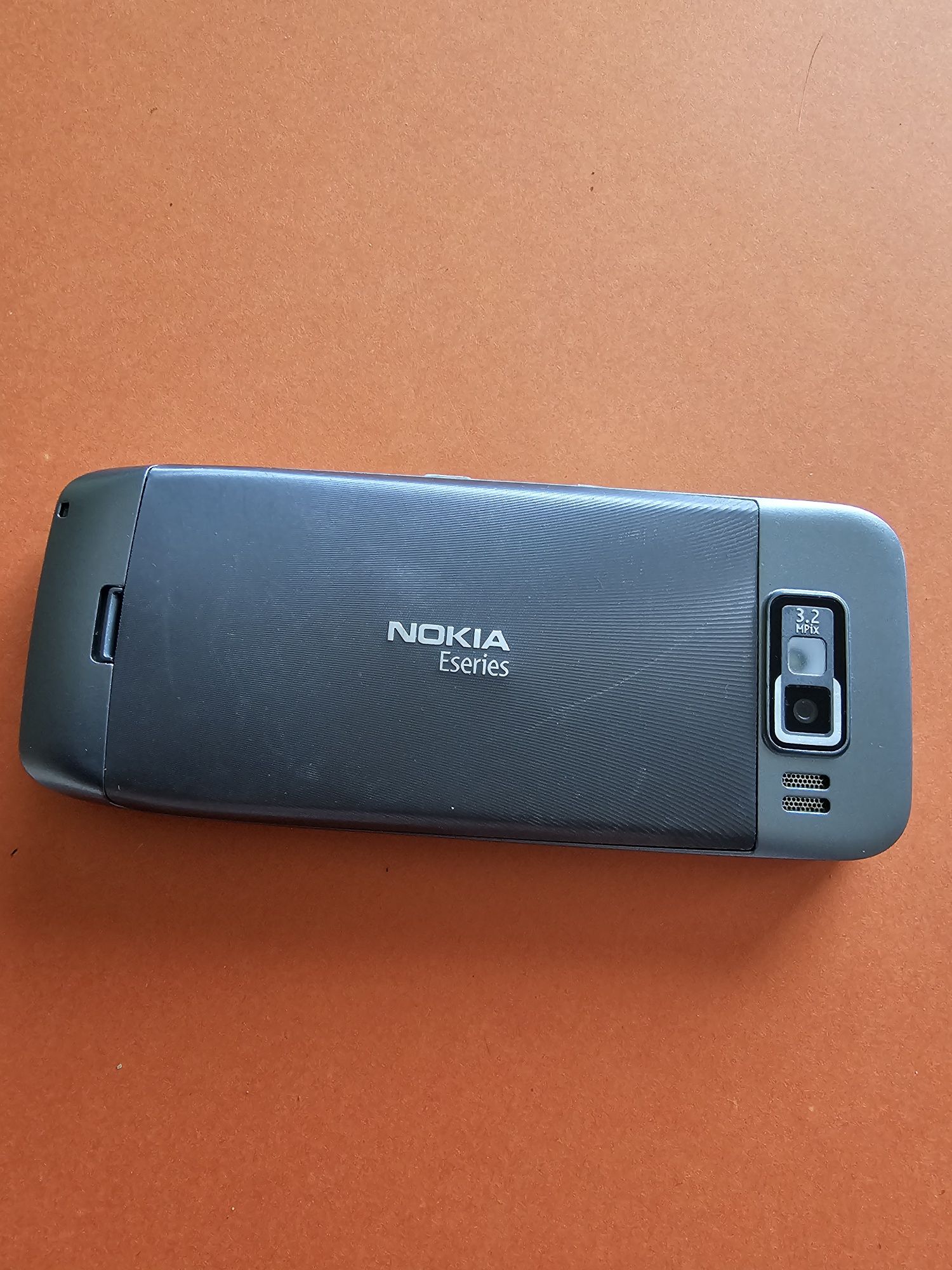 Telefon Nokia E52  Ładna.