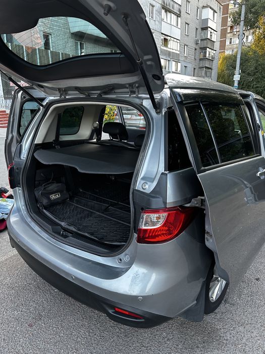 Продам Mazda 5 (мінівен )