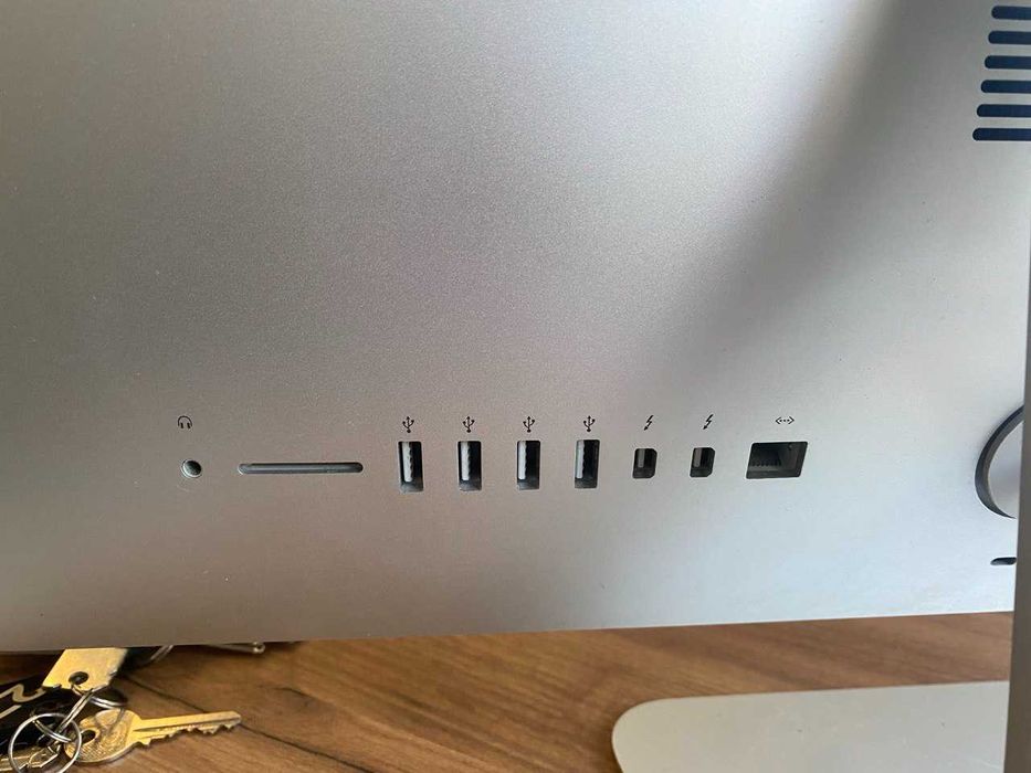 Apple iMac 21.5 2013 intel i5, 8 GB RAM, 1TB HDD