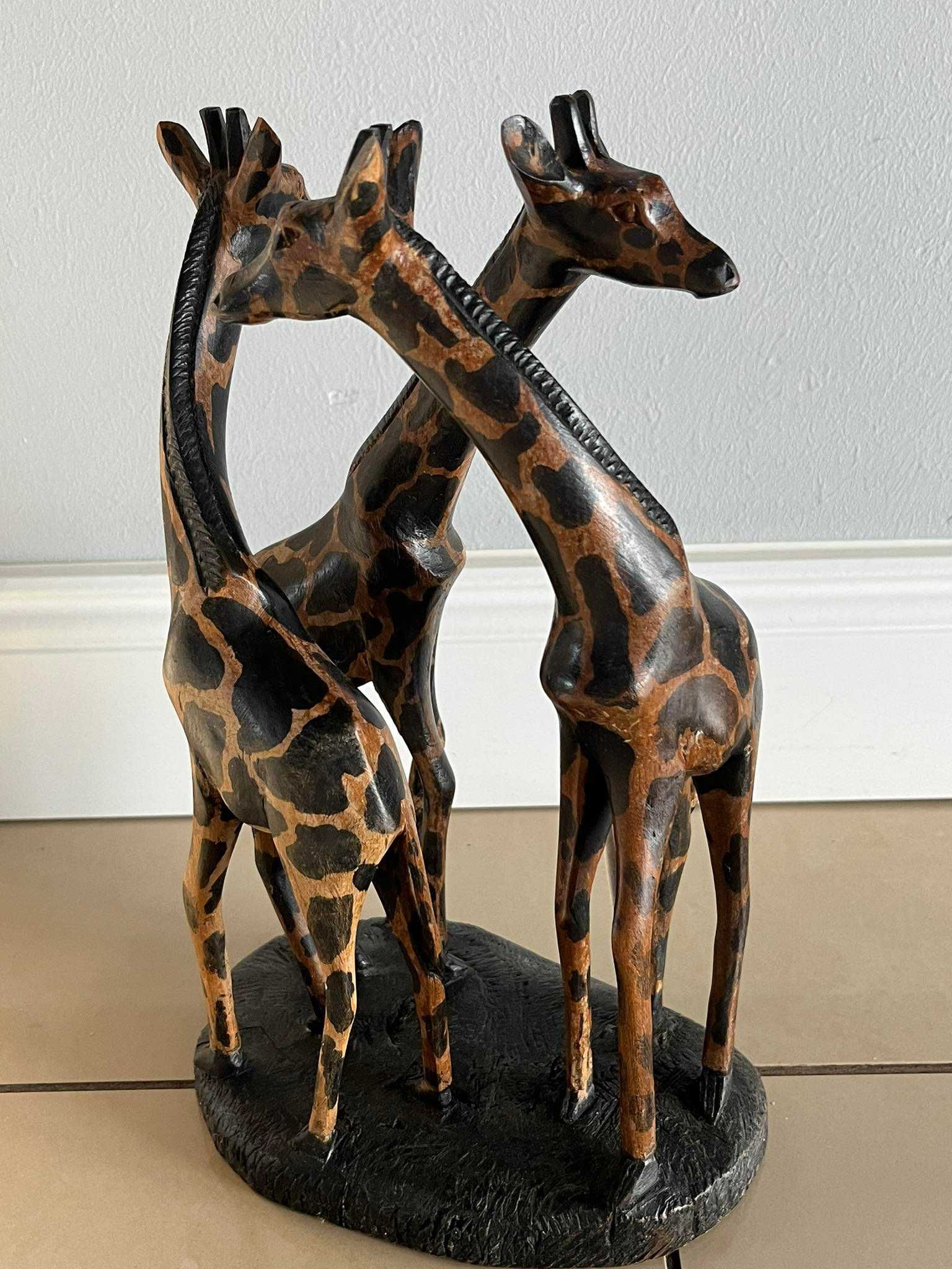 Żyrafa drewniana figurka rzeźba afrykańska