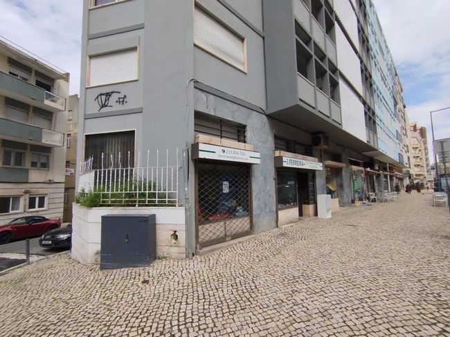 Espaço comercial à venda na Rua Marquês de Fronteira, 110